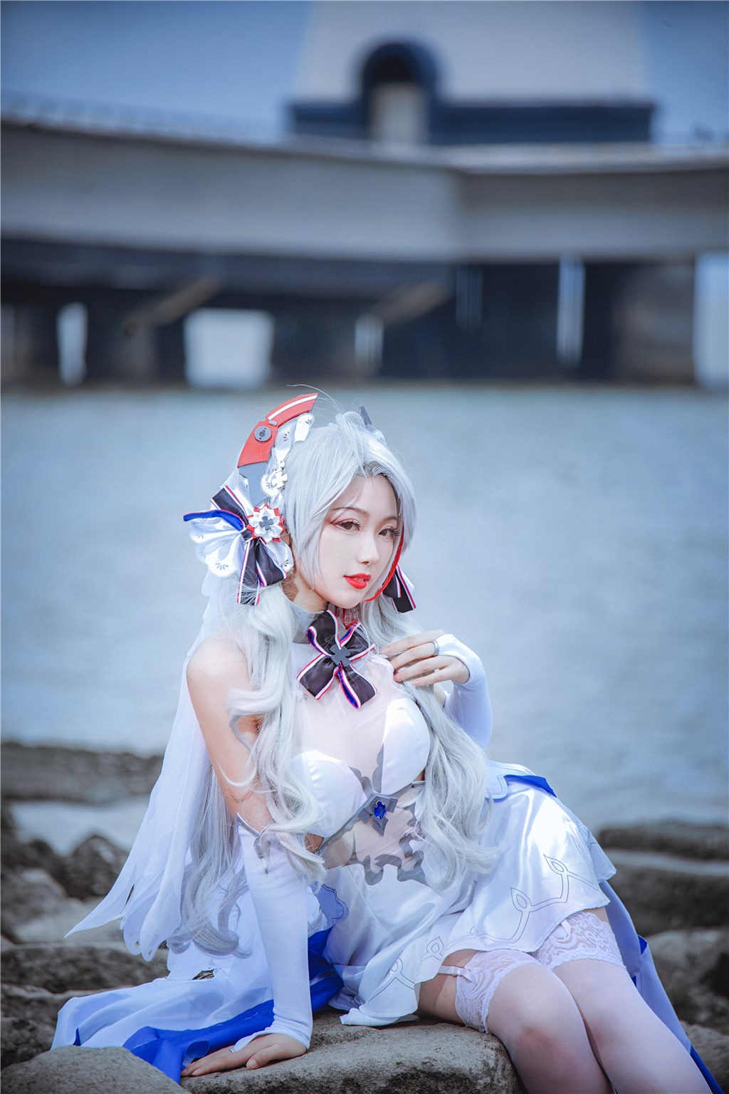 91黑料网独家揭秘：夜店内疑似捕捉到偶像与情人低语，浪漫细节引起关注