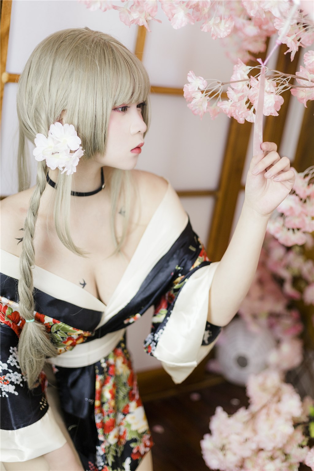 《91网夜色黑录：揭秘明星背后的欲望迷局》，91seelive